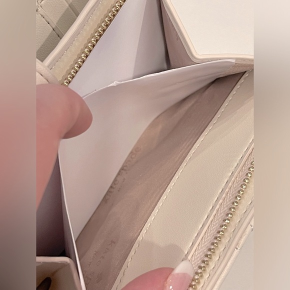 Kate Spade Carey Smooth Quilted Leather Wallet KA591 OffWhite NWT Approx 5.5”x4” - Picture 10 of 14